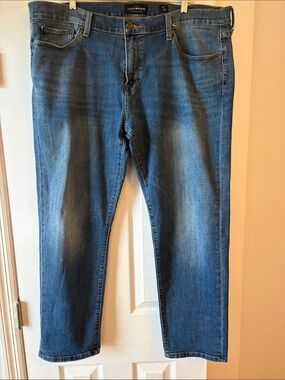 Lucky Brand Men’s Medium Blue Straight Jeans